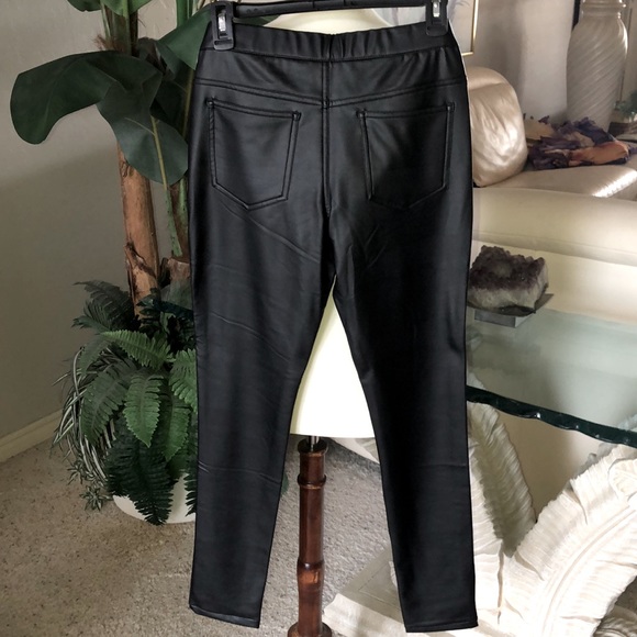 SZ S  LOVE TREE BRAND NWT BLACK FAUS LEATHER SKINNY LEG PANTS ELASTIC WAIST - Picture 3 of 8